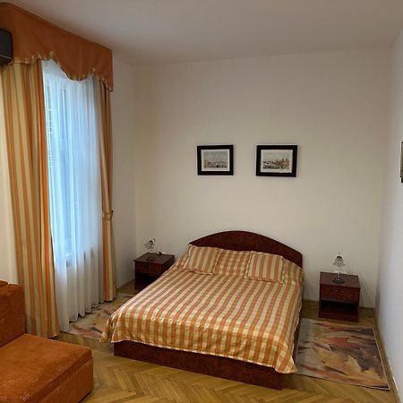Party Villa Holiday Rent Balatonfoldvar Exterior foto