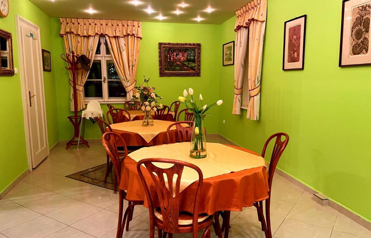 Party Villa Holiday Rent Balatonfoldvar Exterior foto