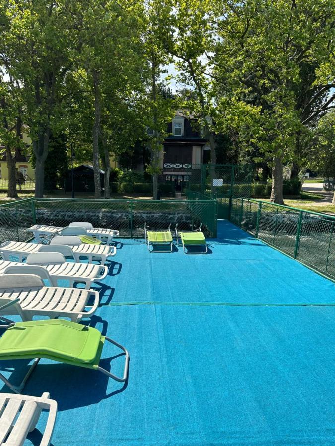 Party Villa Holiday Rent Balatonfoldvar Exterior foto